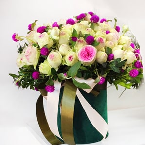 Цветы в коробке №391 "Кустовые пионовидные розы"
