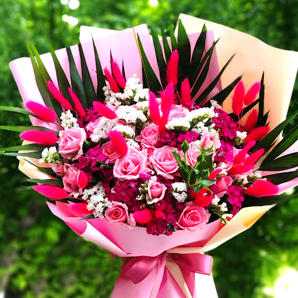 Վարդագույն Փնջային Վարդերով Եվ Լիմոնիումներով Ծաղկեփունջ №396